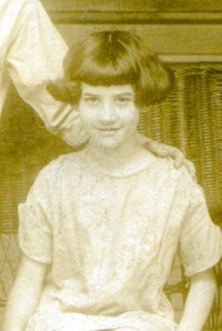 Doris (Foutz) Waddington 1920s